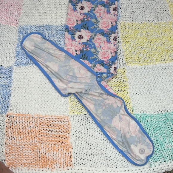 Bestsroo,0-3 month softest gown. Beautiful pinks, blues green color👼 - Picture 3 of 7